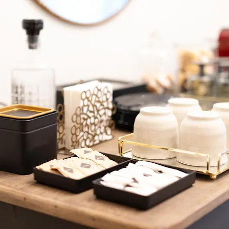 게스트하우스 Residenza Lucrezio 4*