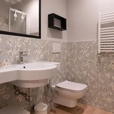 Residenza Lucrezio 게스트하우스 4*