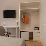 Residenza Lucrezio 게스트하우스 4*