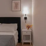 Residenza Lucrezio 게스트하우스 4*